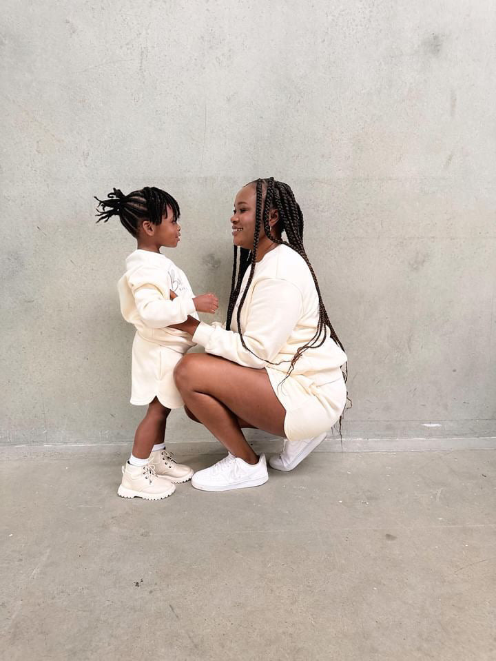 Jumper & Shorts - Beige (Child)